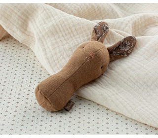 Lullaby friends, bunny rattle - chocolate - Maileg