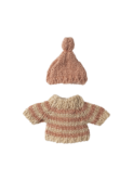 Knitted sweater and hat, big sister mouse